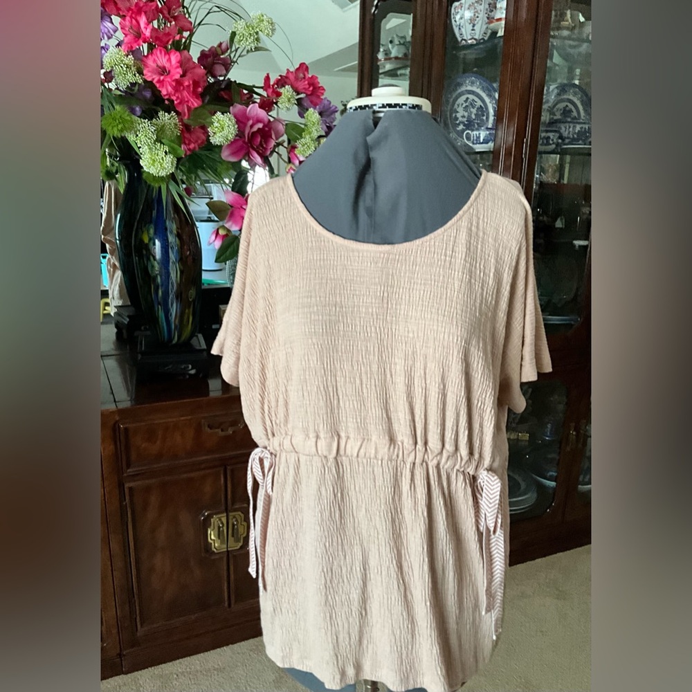 Women's Cream Short Sleeve Drawstring Waist Top